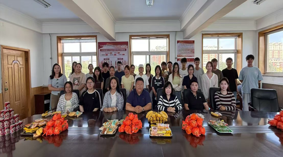 暖心守护不打烊·青春奋进不停歇：食品与健康学院召开留校学生座谈会